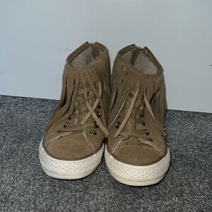 Frilled army green Converse